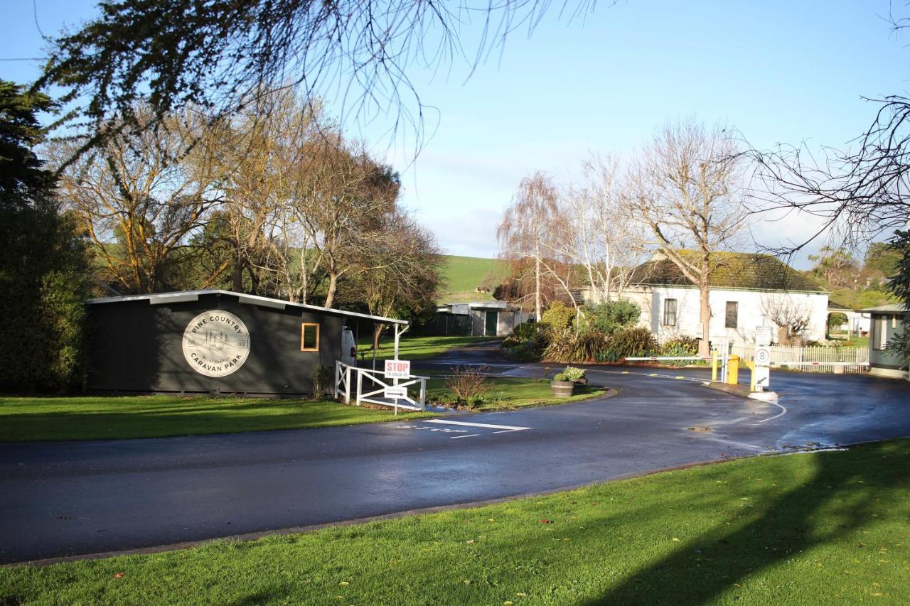 Pine Country Caravan Park เมาท์แกมเบีย ภายนอก รูปภาพ